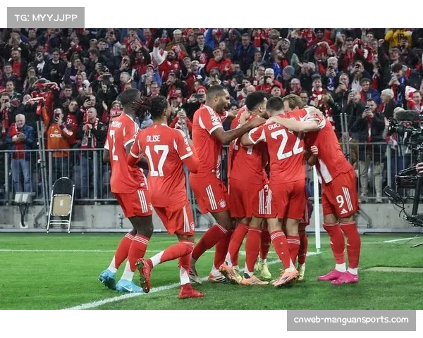 拜仁欧冠保持全胜 迪亚斯红牌后十人防守显韧性